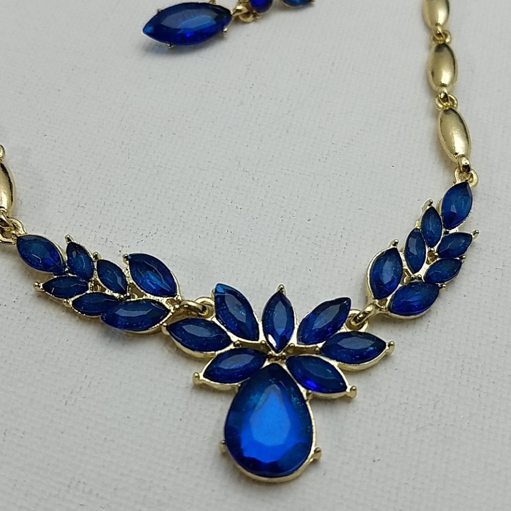 Blue Stone Gold Tone 14" + 1.5 Necklace Earrings - Picture 2 of 3